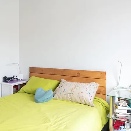 アパート Spacious In Lively Neighbourhood *
